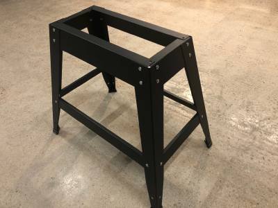 Stovas kombinuotoms juostinėms ir diskinėms šlifavimo staklėms, frezavimo ir pjovimo stalas LBDS150 H 73,5CM