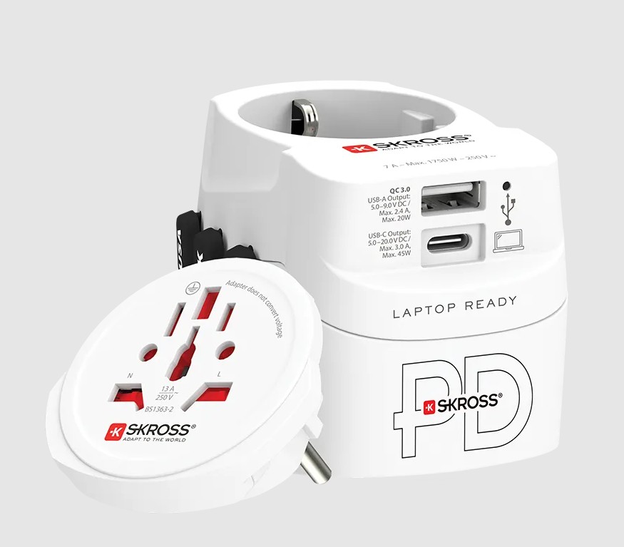 Kelioninis tinklo adapteris: lizdai EU/FR/USA/UK/AU; kištukai UK/EU/FR/USA/IT/AU 100250V AC 7A; USB 45W SKROSS