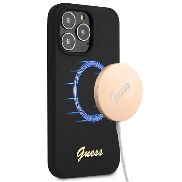 Guess GUHMP13XLSLMGBK iPhone 13 Pro Max 6.7" juodas kietasis silikoninis dėklas su auksiniu logotipu MagSafe