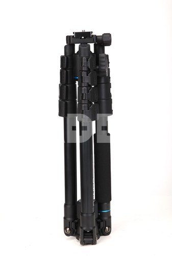 Benro IT25 tripod with IH1 head