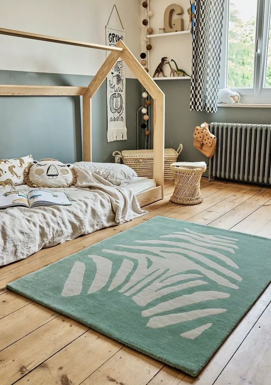 BLEUU-STUDIO kilimas - Green Zebra Children's Rug