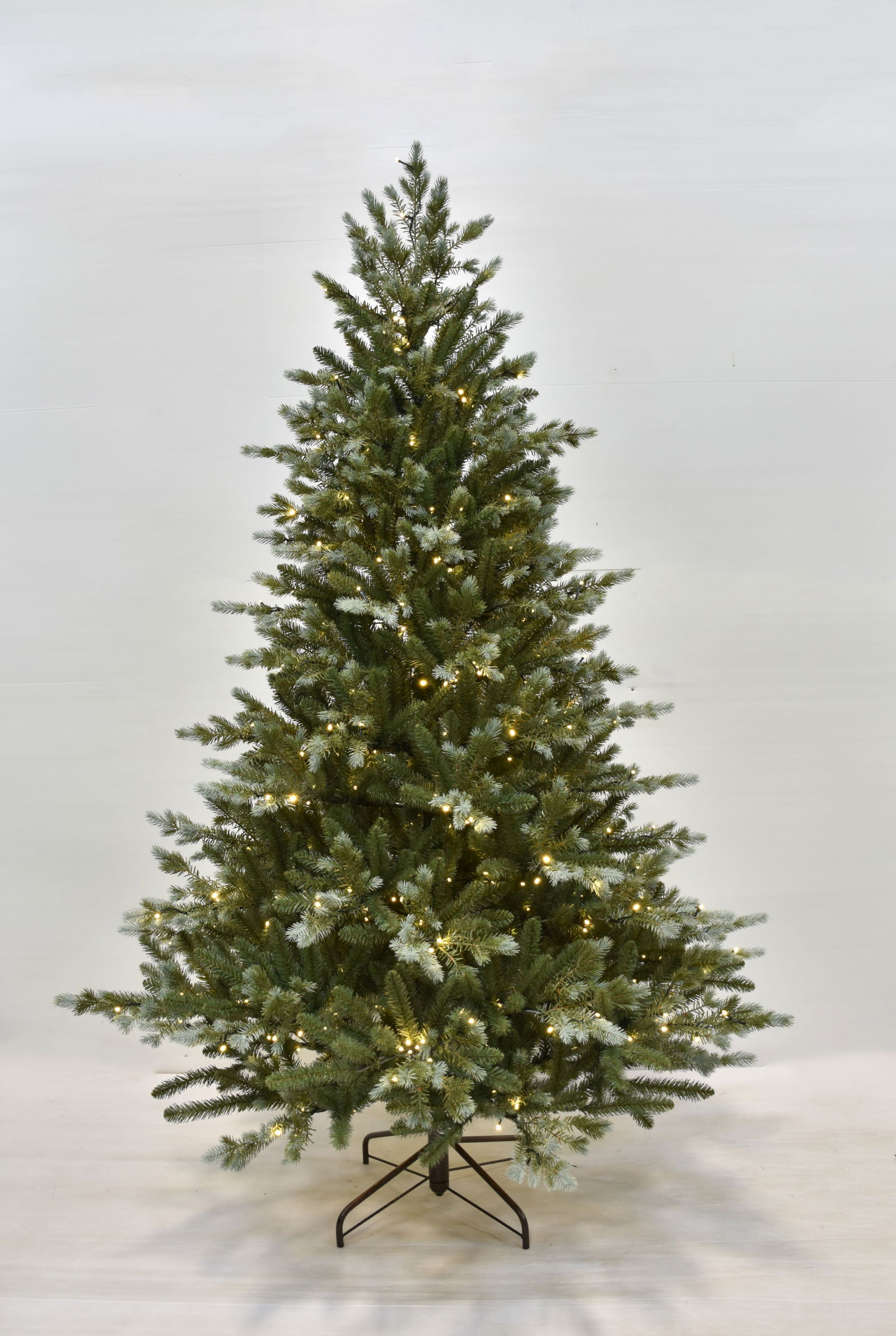 Dirbtinė eglutė su el. girlianda NEW BLUE SPRUCE, 350 LED lempučių, 180 cm