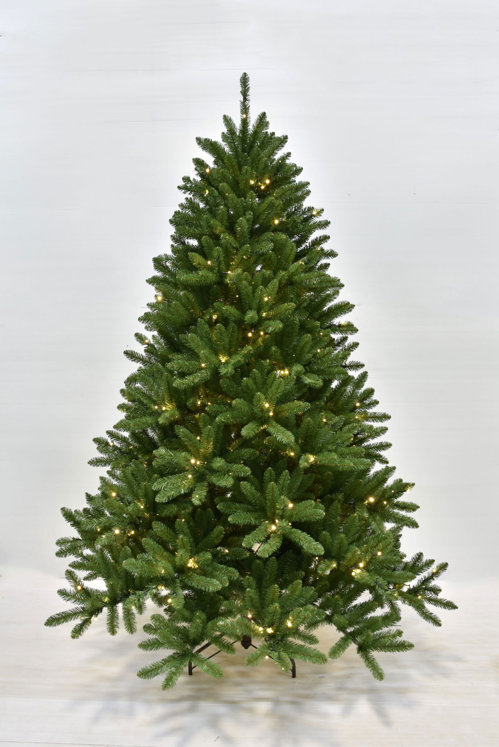 Dirbtinė eglutė su el. girlianda POLLINO SPRUCE, 450 LED lempučių, 210 cm