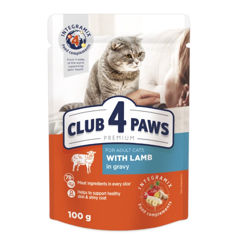 CLUB 4 PAWS Premium visavertis konservuotas maistas suaugusioms katėms su ėriena padaže 100g x 24 vnt