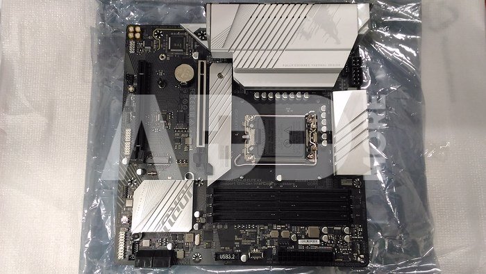 SALE OUT. GIGABYTE B760M AORUS ELITE AX 1.0 M/B | Gigabyte B760M AORUS ELITE AX 1.0 M/B | Processor family Intel | Processor socket LGA1700 | DDR5 DIMM | Memory slots 4 | Supported hard disk drive interfaces 	SATA, M.2 | Number of SATA connectors 4 | Chipset Intel B760 Express | Micro ATX | USED, REFURBISHED, WITHOUT ORIGINAL PACKAGING AND ACCESSORIES, ANTENNA AND BACK PANEL INCLUDED
