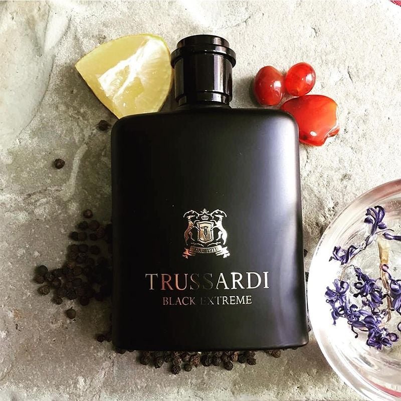 NEMOKAMAS PRISTATYMAS Trussardi Black Extreme EDT 100 ml