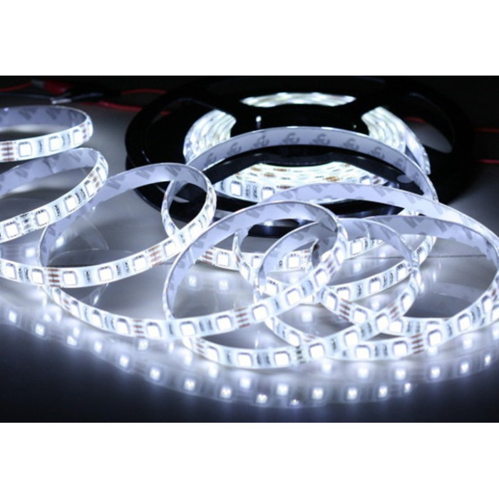 PREMIUM kl. šaltai balta LED juosta12V 14.4W/m su 602835diod