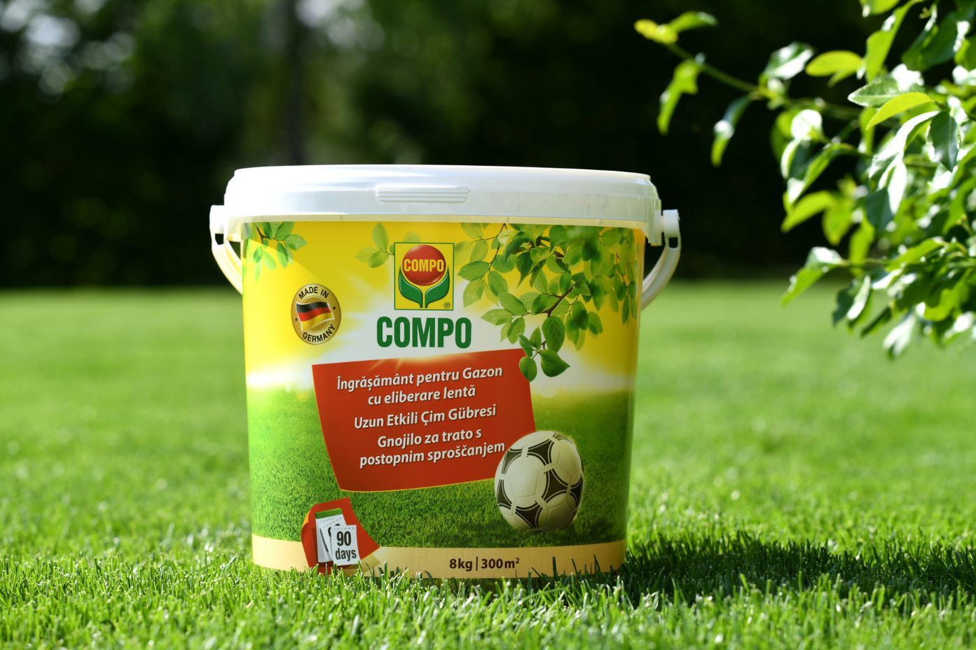 Ilgo veikimo trąšos vejai COMPO, 8 kg