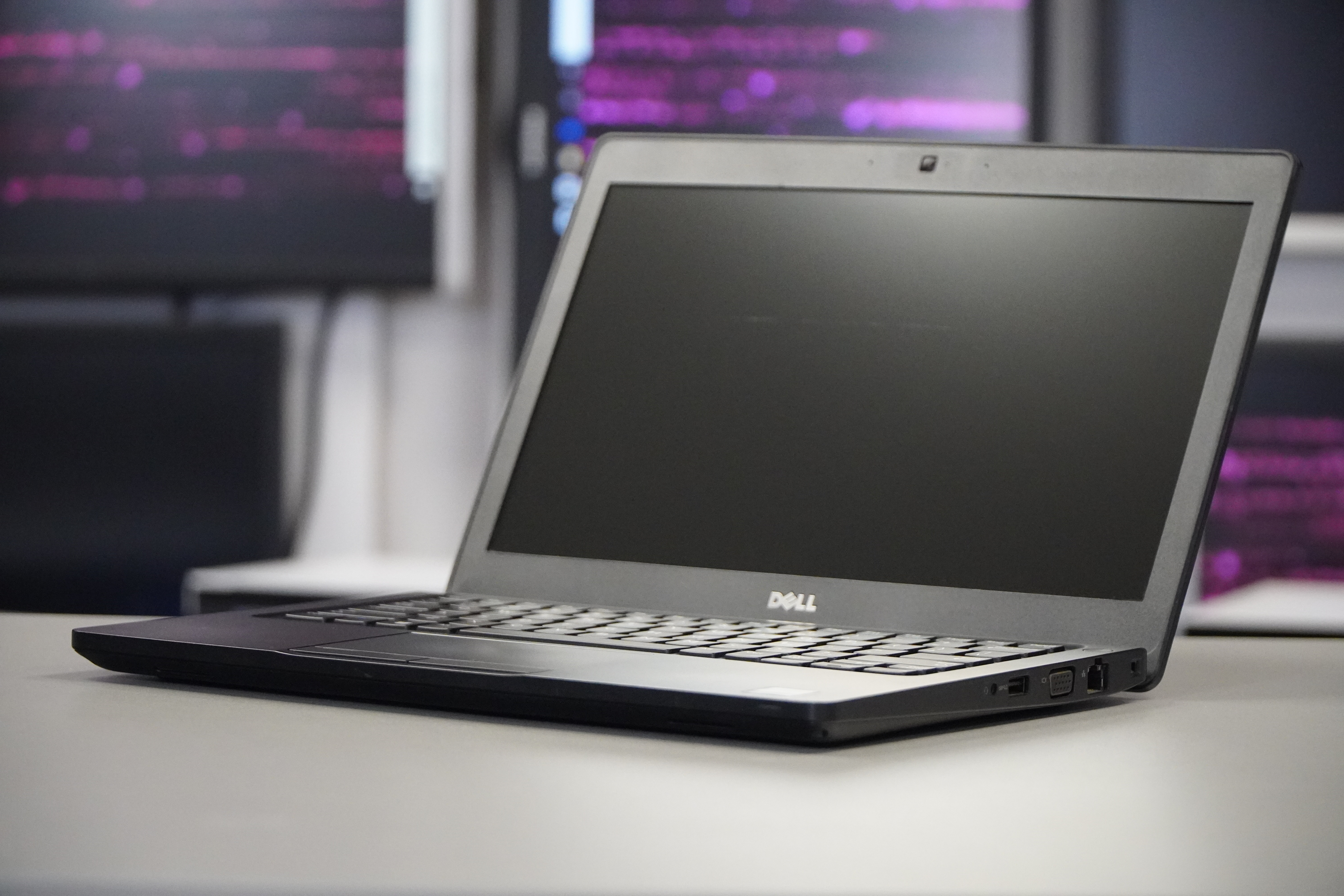 DELL Latitude 5280, i3 7100U, 8GB RAM, 256GB SSD (Grade B)