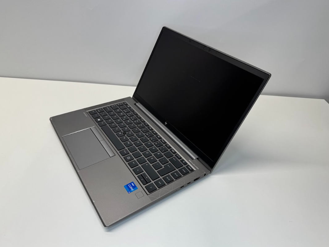 HP | REFURBISHED Grade C HP ZBook Firefly 14 G8 | 14 " | FHD | Intel Core i7 | i7-1165G7 | 16 GB | Solid-state drive capacity 512 GB | NVIDIA T500 4GB | Windows 11 Pro | Keyboard language Swedish | Keyboard backlit | Warranty 12 month(s)