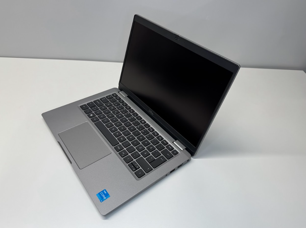 DELL Renew | REFURBISHED Grade B Dell Latitude 5330 | 13.3 " | FHD | Intel Core i3 | i3-1215U | 16 GB | Solid-state drive capacity 256 GB | Intel UHD Graphics | Windows 11 Pro | Keyboard language Swedish | Keyboard backlit | Warranty 12 month(s)