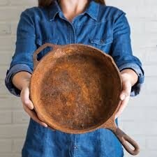 Ketaus indų kazanų/keptuvių/puodų paruošimas / restauravimas CAST IRON