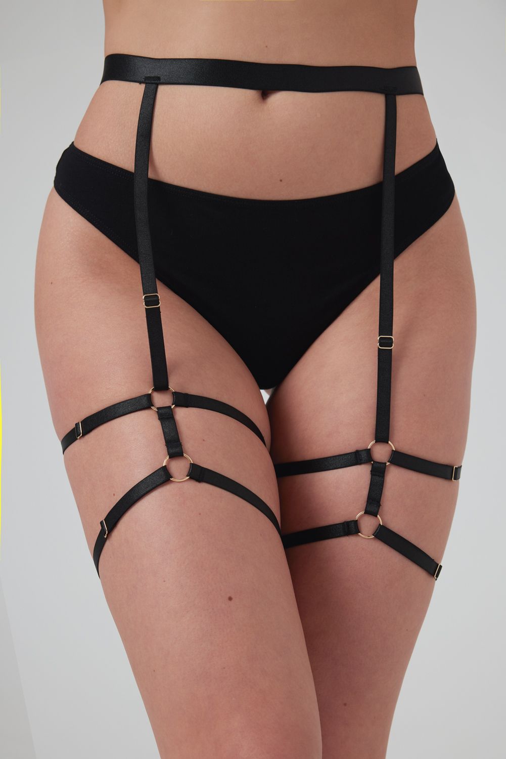 Strappy Garterbelt Blushing - Black - One Size