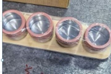 Magnetinė prieskoninė (4 indeliai)