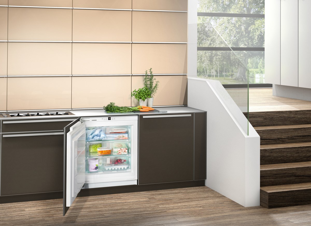 Įmontuojamas šaldiklis LIEBHERR SUIGN 1554 Premium NoFrost 82 cm