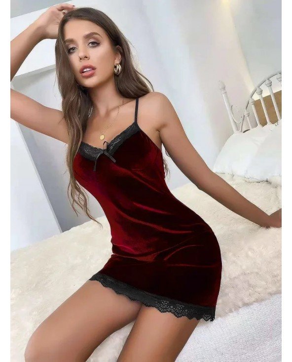 Seksualios V formos iškirptės nėriniai, apatiniai, naktiniai