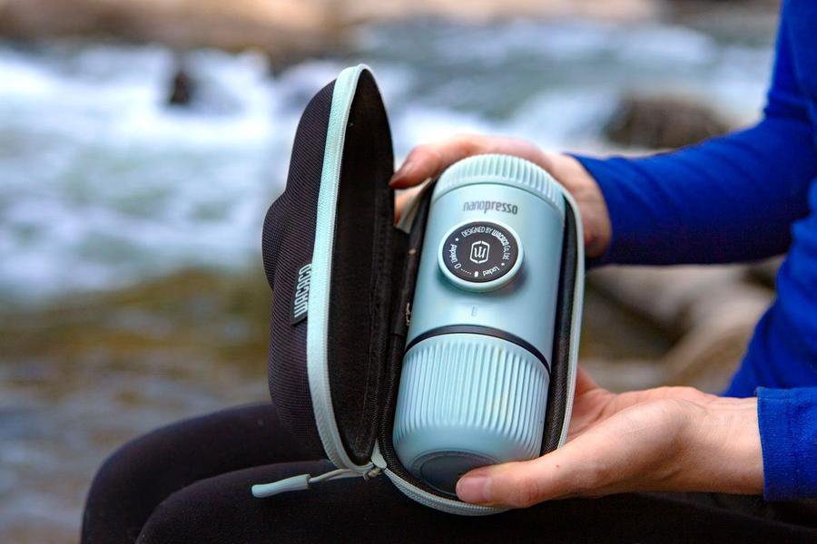 WACACO NANOPRESSO ARCTIC BLUE rankinis maltos kavos aparatas su dėklu, arktinė žydra