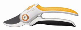 Sekatorius FISKARS Plus P531, kirpimo skersmuo iki 24 mm, prasilenkiančiais ašmenimis