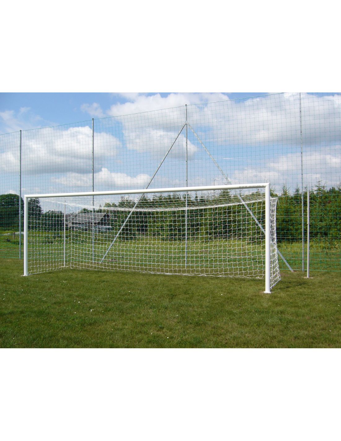 Standartiniai futbolo vartai (plieniniai, įbetonuojami) 7,32x2,44m