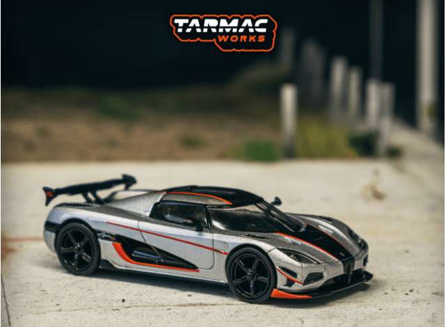 PRE-ORD3R Tarmac Modeliukas 1/64 Koenigsegg Agera RS, moon silver/black