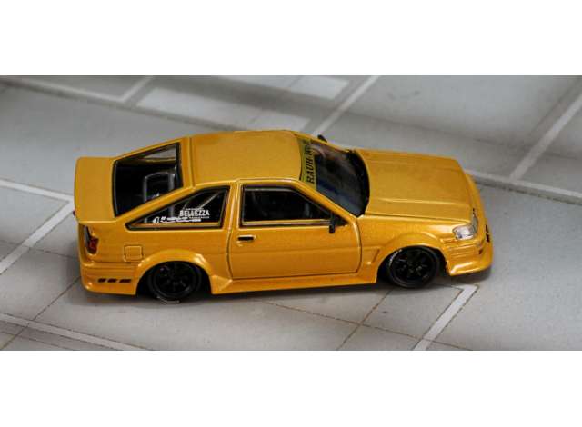 PRE-ORD3R Street Weapon Modeliukas 1/64 RWB AE86, gold