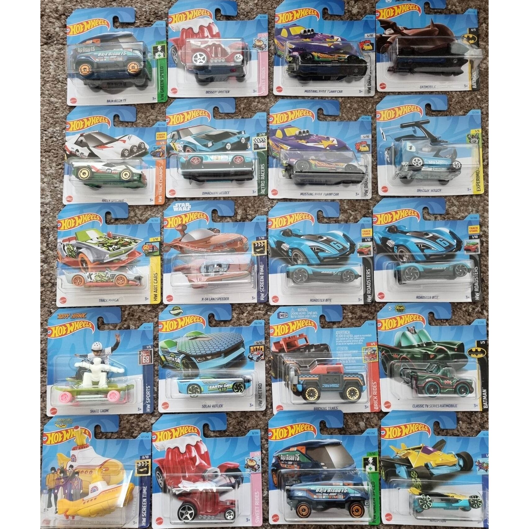 Hot Wheels Modeliukas Hot Wheels mainline modeliukas (drakonai - įvairūs modeliai) (yra Sandėlyje)