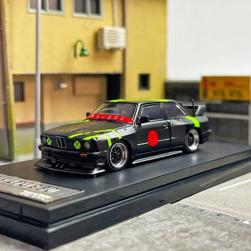 PRE-ORD3R Street Weapon Modeliukas 1/64 BMW E30, black