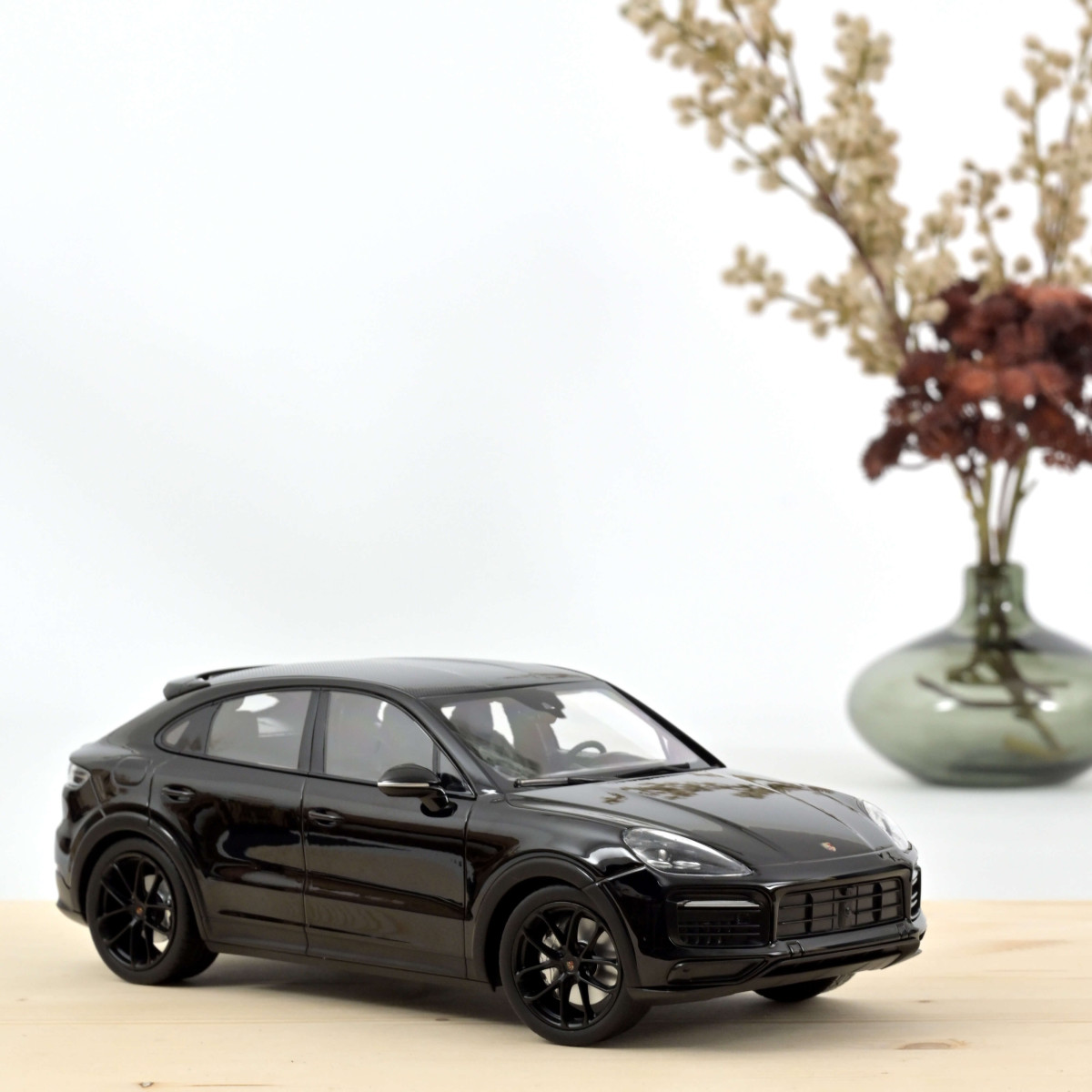 Norev Modeliukas 1/18 2019 Porsche Cayenne S Coupe, black
