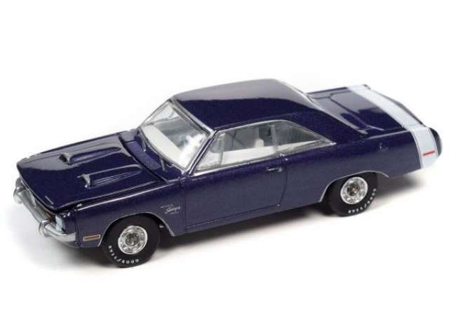 PRE-ORD3R Auto World Modeliukas 1971 Dodge Dart Swinger 340 Special, plum crazy with white rear stripe