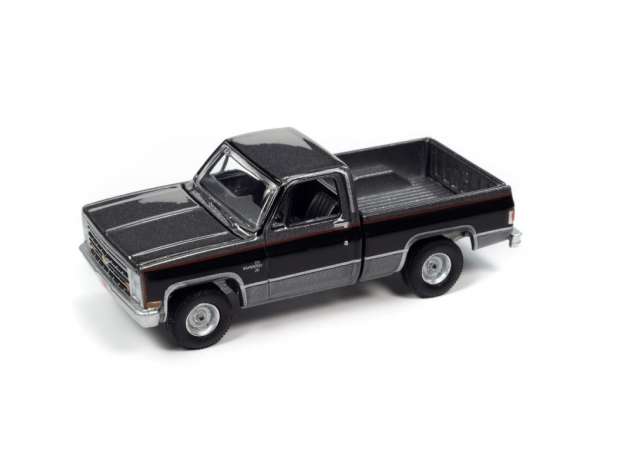 PRE-ORD3R Auto World Modeliukas 1987 Chevrolet Silverado 10 Fleetside, grey poly body color with gloss black center sides