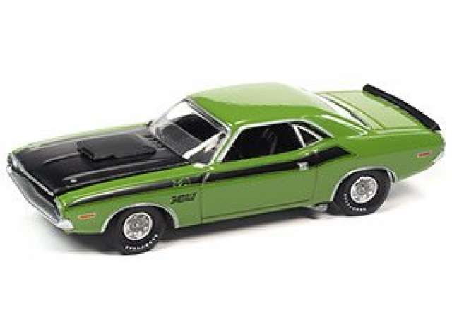 PRE-ORD3R Auto World Modeliukas 1970 Dodge Challenger T/A, go green with flat black hood & black T/A Side Stripes