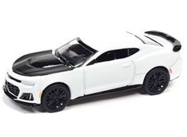 PRE-ORD3R Auto World Modeliukas 2019 Chevrolet Camaro ZL1, gloss white