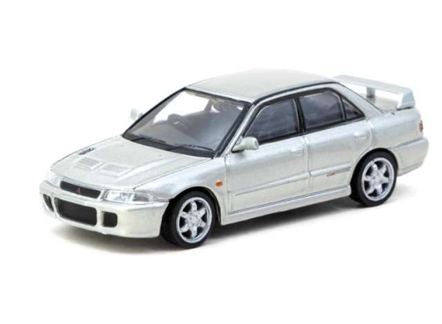 PRE-ORD3R Tarmac Modeliukas 1/64 Mitsubishi Lancer GSR Evolution *Special Edition*, silver