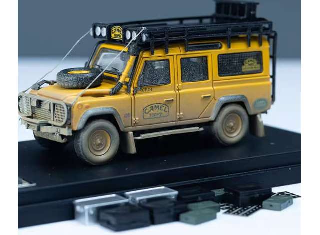 Street Weapon Modeliukas 1/64 Land Rover Defender 90 camel muddy, orange