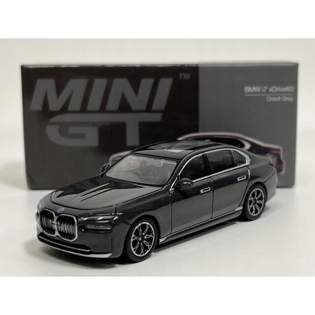 PRE-ORD3R Mini GT Modeliukas 1/64 2024 BMW 17 Xdrive 60, dravit grey Right Hand Drive