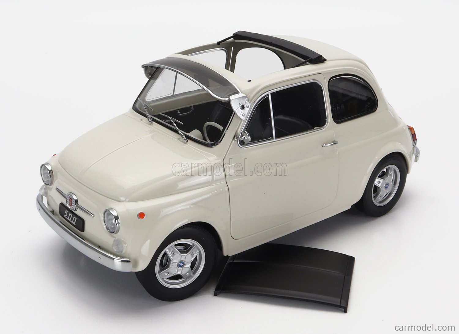 KK Scale Modeliukas 1/12 1968 Fiat 500 F Custom, creme