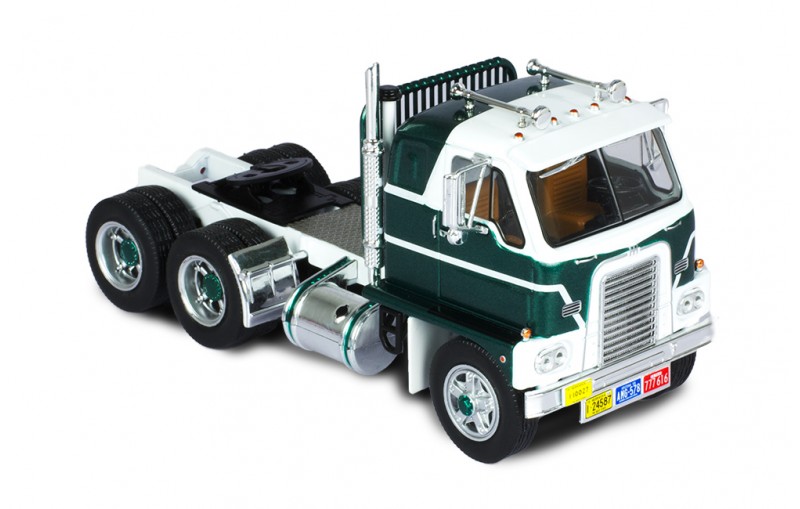 PRE-ORD3R IXO Models Modeliukas 1/43 1959 International Harvester DCOF-405, white/green