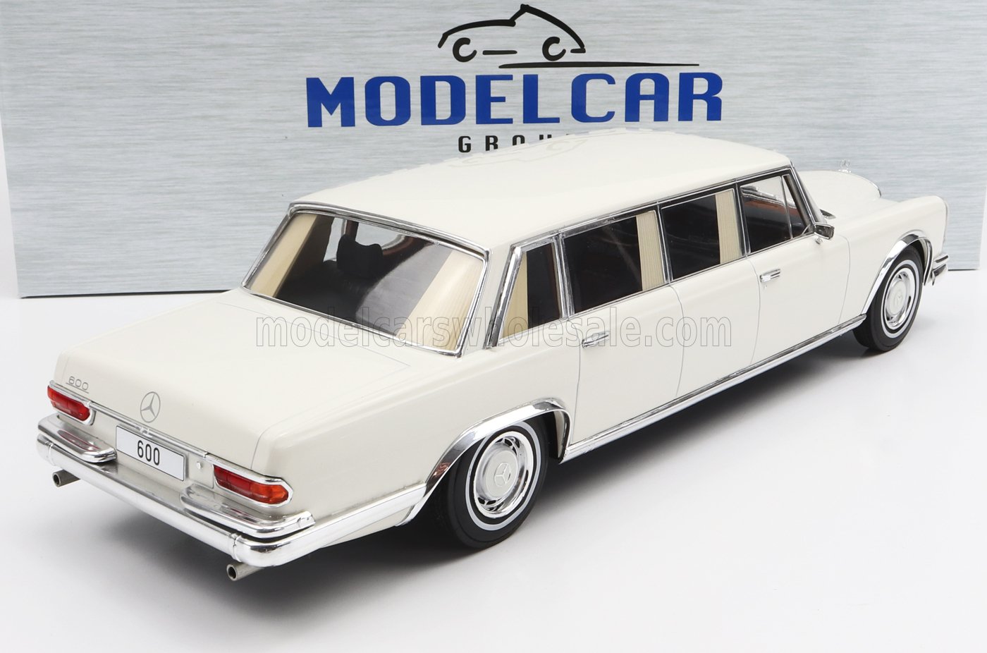 PRE-ORD3R MCG Modeliukas 1/18 1969 Mercedes 600 (W100), white