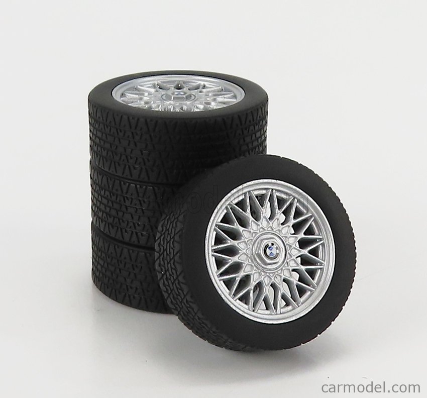 PRE-ORD3R KK Scale Ratų komplektas 1/18 BMW E30 18 inch Wheel and Tyre Set, black/chrome