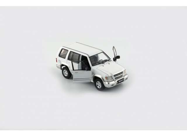 PRE-ORD3R BM Creations Modeliukas 1998-2002 Isuzu Trooper Big Horn, white