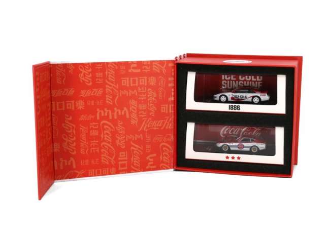 PRE-ORD3R Inno64 Modeliukas 1/64 Set of 2 Nissan Fairlady Z (S30) + (S32) *Coca Cola* Livery, red/white