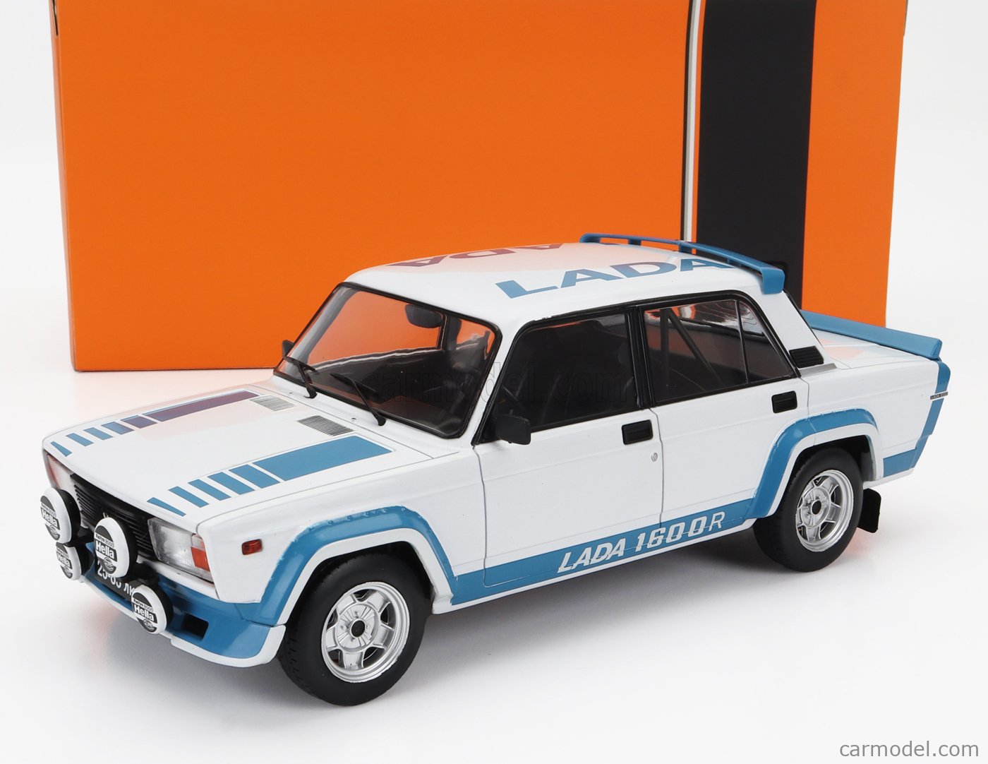 PRE-ORD3R IXO Models Modeliukas 1/18 1983 Lada 2105 VFTS, white/blue