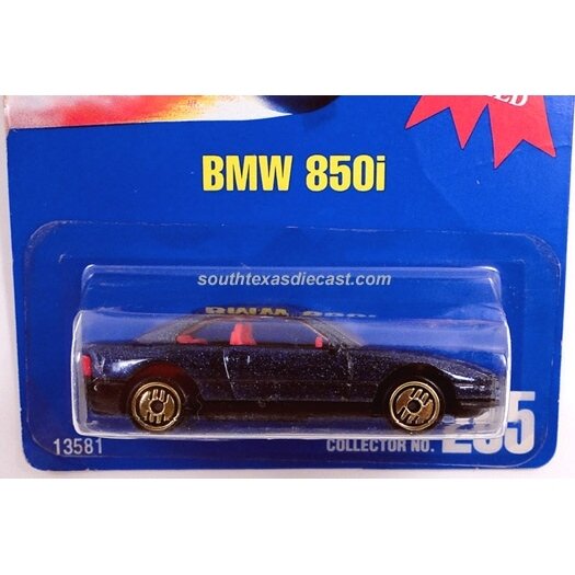 Hot Wheels Mainline Modeliukas BMW 850i dark blue with gold rims (kortelė 7/10)