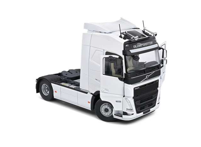 Solido Modeliukas 1/24 2021 Volvo FH16 Gl. XL, white