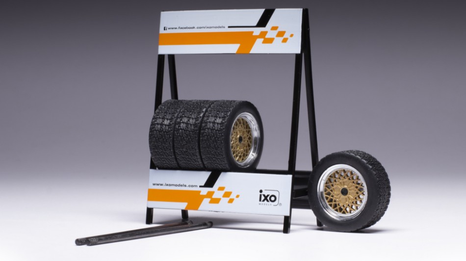PRE-ORD3R IXO Models Modeliukas 1/18 Lada VFTS Whells metallic grey set of 4 Weels