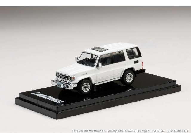 PRE-ORD3R Hobby Japan Modeliukas 2001 Toyota Landcruiser 70 ZX 4 Door, white