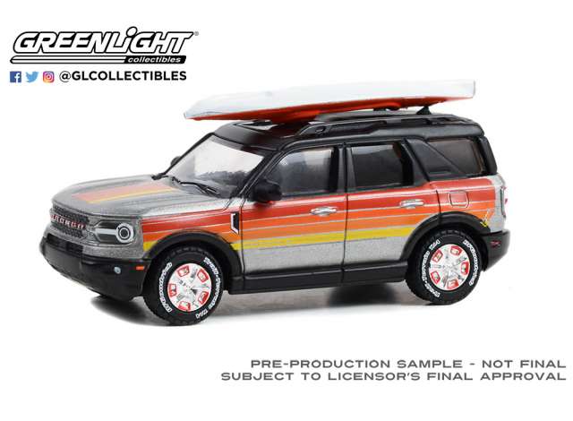 PRE-ORD3R GreenLight Modeliukas 2022 Ford Bronco Sport Outer Banks Free Wheelin Bronco Sport with Rooftop Kayak