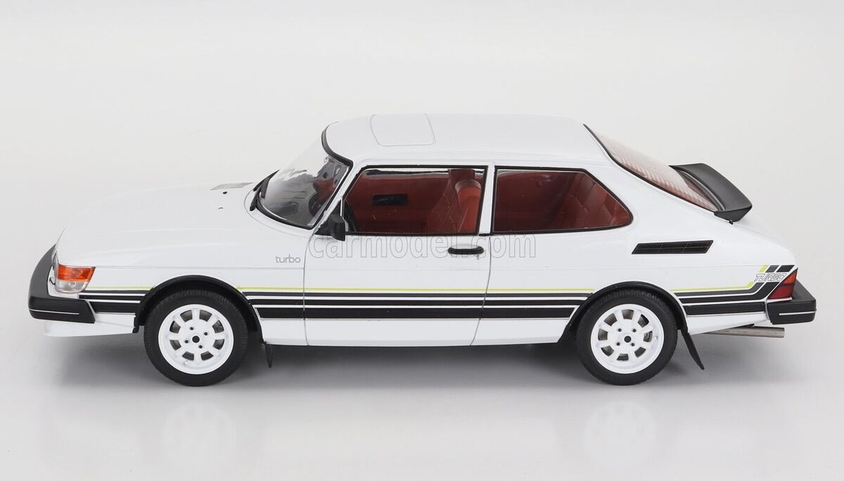 PRE-ORD3R MCG Modeliukas 1/18 1981 Saab 900 Turbo, white