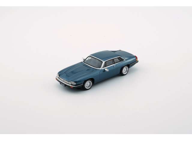 PRE-ORD3R BM Creations Modeliukas 1984 Jaguar XJS, cobalt blue