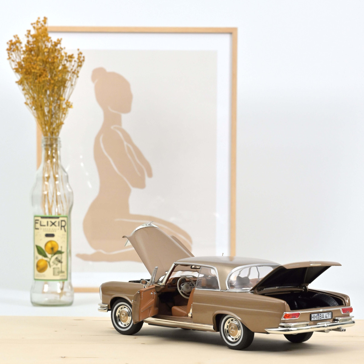 Norev Modeliukas 1/18 1969 Mercedes Benz 250 SE Coupe, gold metallic